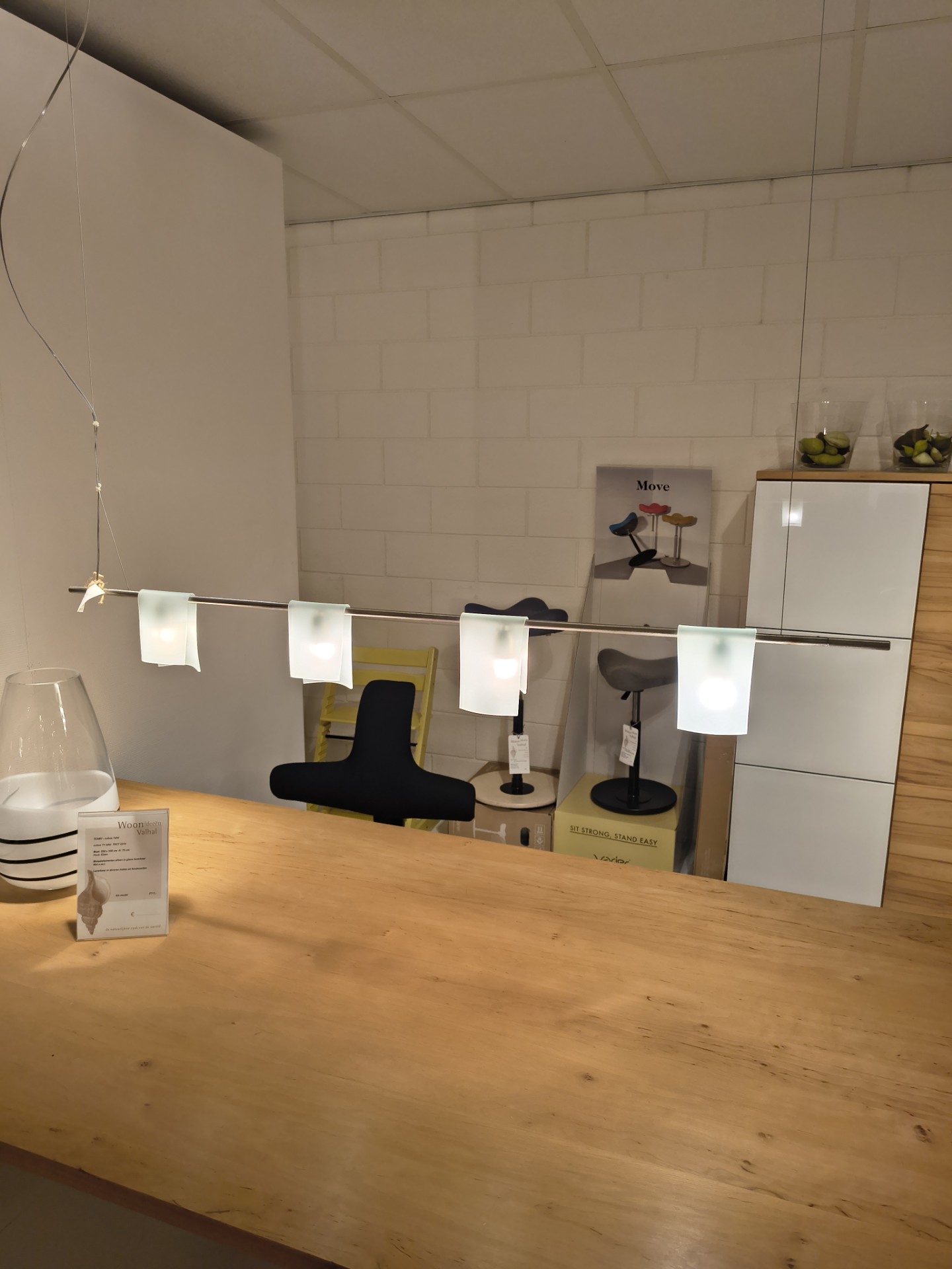 Lamp met glazen kelkjes