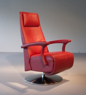 Skalma stoel met sta op functie rood